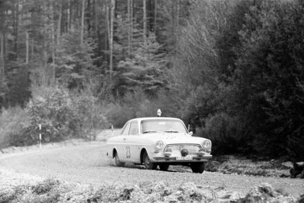 Joachim Springer i G.Brendel - Ford Taunus 12M TS.