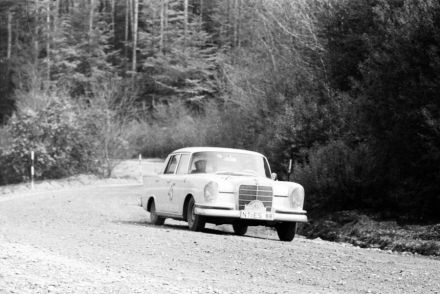 G.Schlegel i R.Frech - Mercedes Benz 220 S.