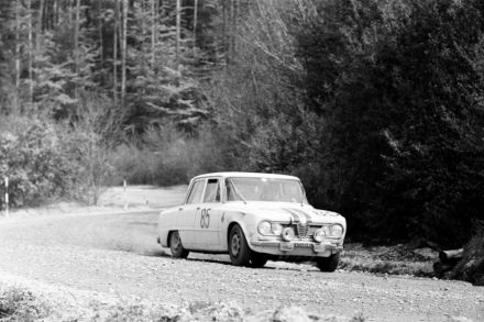 Solvay i Stefanl – Alfa Romeo Giulia Super Ti.