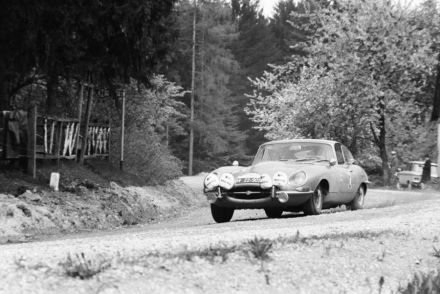 G.Breyer i K.Breyer - Jaguar E-type.