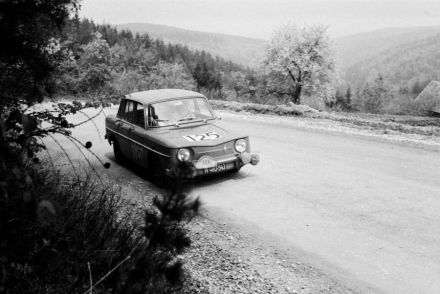  Erhard Floder i P.Gamsjäger – Renault 8 Gordini.