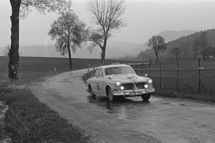 Werner Zickwolff i F.Thun Hohenstein - Volvo 122 S.