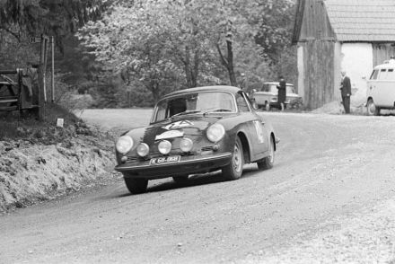 Walter Surtmann i Dörtl - Porsche S 90.