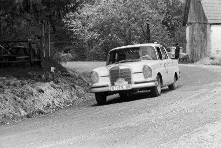 G.Schlegel i R.Frech - Mercedes Benz 220 S.