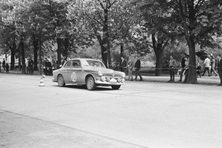 E.Benedikt i H.Herle - Volvo 122 S.