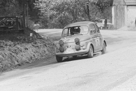 Manfred Lieskonig i G.Hörmann - Steyr Puch 500.