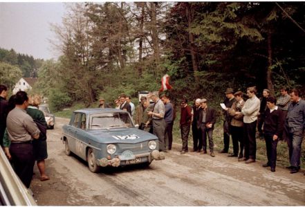 Erhard Floder i P.Gamsjäger – Renault 8 Gordini.