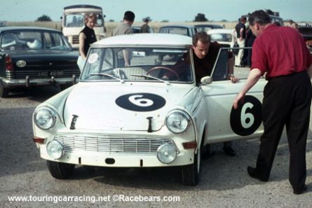 Wolf Dieter Mantzel i Hannelore Werner na samochodzie DKW F11 Junior