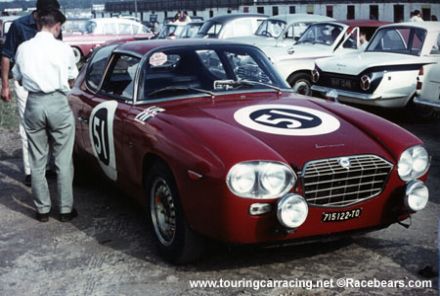 Claudio Maglioli na samochodzie Lancia Flavia Sport Zagato