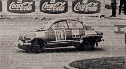 Simo Lampinen i Jyrki Ahava - Saab 96 Sport.