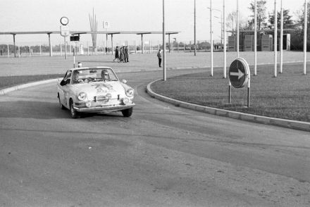 BMW 700