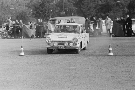 Ford Cortina