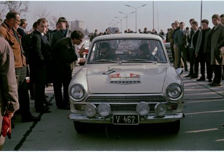 Ford Cortina