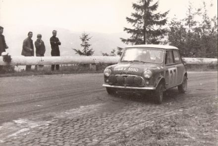 Timo Makinen i Paul Easter – BMC Mini Cooper S.