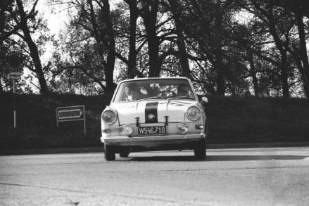 BMW 700