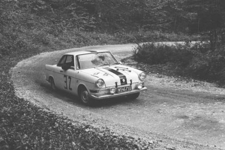 BMW 700