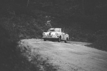 BMW 700