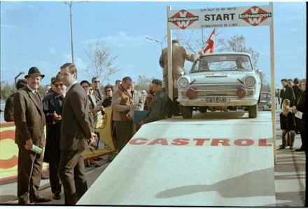 Ford Cortina