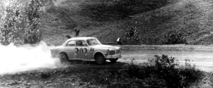 Henry Bradley i Cesar Vidaurre – Volvo 122 Amazon.