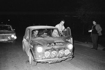 Timo Mäkinen i Paul Easter – BMC Mini Cooper S.