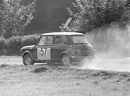 Timo Mäkinen i Paul Easter – BMC Mini Cooper S.