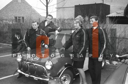 Zespół fabryczny BMC Mini Cooper.