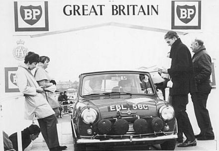 Marjetta Aaltonen i Carolyn Tyler – BMC Mini Cooper S.