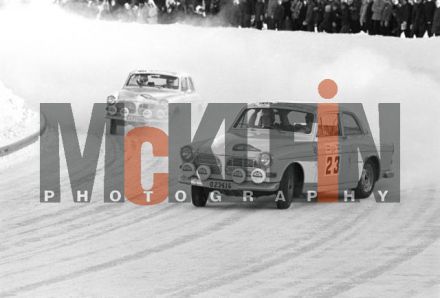 Carl Magnus Skogh i ? – Volvo 122S.