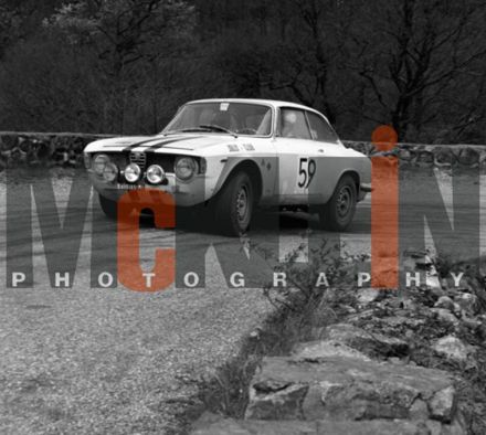 A.Cavallari i D.Salvay - Alfa Romeo GTA.