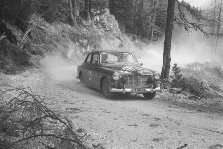 Helmut Klomfar i Ernst Marquart – Volvo 122.