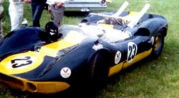 #23 McLaren-Elva II Ford.