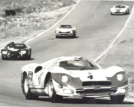 Willy Mairesse i "Jean Beurlys" - Ferrari 365 P2/3.
