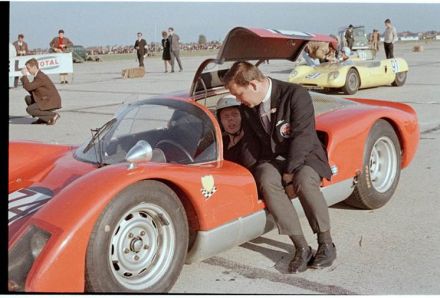 Gijs van Lennep – Porsche 906.