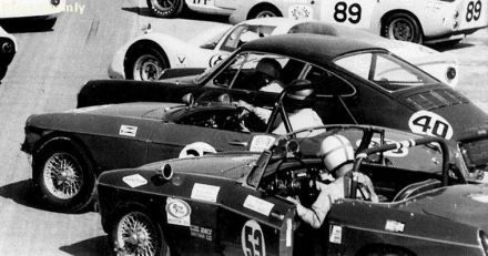 Nr.53.Charles Buckley – MGB, nr.35.W.Burrow – MGB Le Mans, nr.40.A.Von Dory – Porsche 911. 