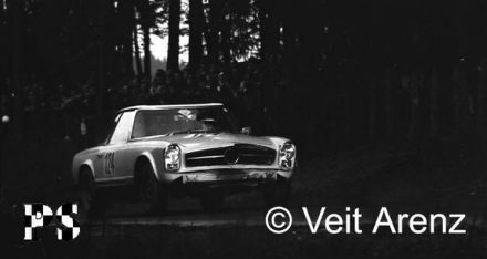 Eckart Gutowski – Mercedes Benz 230SL.