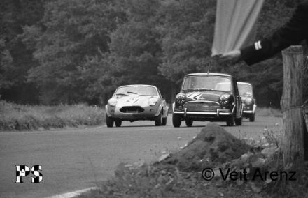 Nr.72.David Meer – Austin Mini Cooper S, nr.21.Jeremy Delmar-Morgan – Mini Jem. 