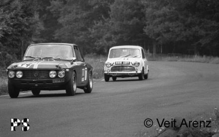 Nr.44. Piero Conte – Lancia Fulvia, nr.70.John Aley – Austin Mini Cooper S.