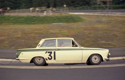 Jacky Ickx i Gilbert Stapelaere – Ford Lotus Cortina.