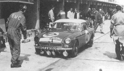 Julien Vernaeve i Andrew Hedges – MG B Mk.II.