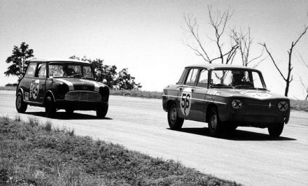 Nr.56.Kenneth Sellers i Robert Mercer – Renault 8 Gordini, nr.25.Dick Beuter i Jim Murphy – Austin Mini Cooper S.