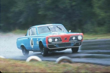Richard Petty i Charlie Rainville – Plymouth Barracuda.