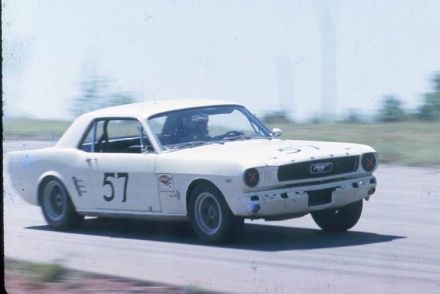 Peter Feistmann i Russell Norburn – Ford Mustang.