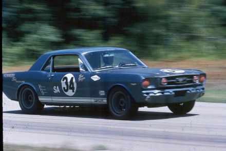Bob Johnson i Tom Yeager – Ford Mustang.