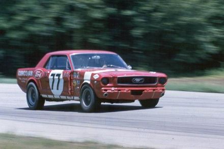 Curtis Turner i Peter Lake – Ford Mustang.