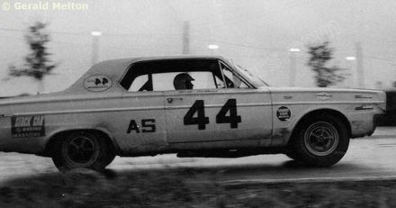 Bob Tullius i Tony Adamowicz – Dodge Dart.