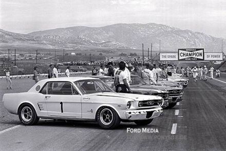 Jerry Titus – Ford Mustang.