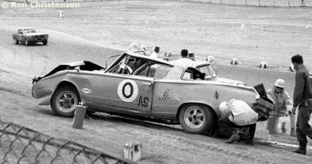 Dale Mahar i Norm Smith – Plymouth Barracuda.