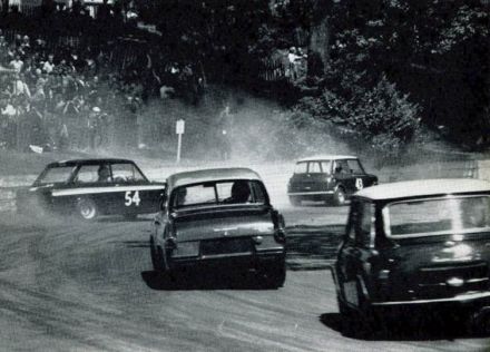 Nr.43.Harry Ratcliffe – Morris Mini Cooper S, nr.54.Bill McGovern – Hillman Imp.