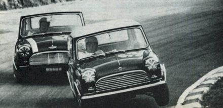 Nr.63.Paddy Hopkirk, nr.62.John Handley – Austiny Mini Cooper S.
