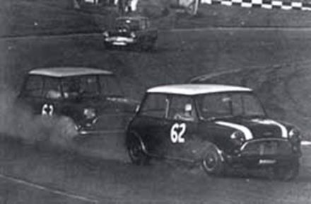 Nr.62.John Handley, Nr.63.Paddy Hopkirk – Austiny Mini Cooper S.